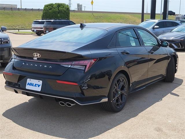 Photo of 2025 Black Hyundai ELANTRA