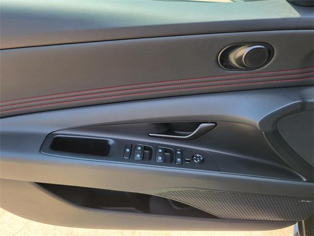 Photo of 2025 Black Hyundai ELANTRA