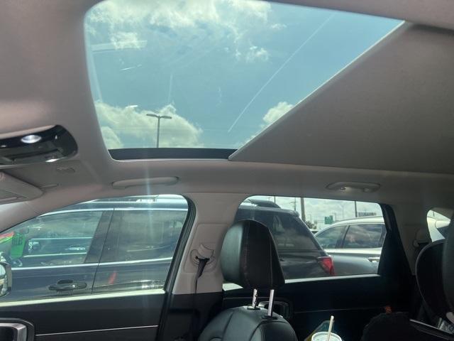 Photo of 2022 Wolf Gray Kia Sorento
