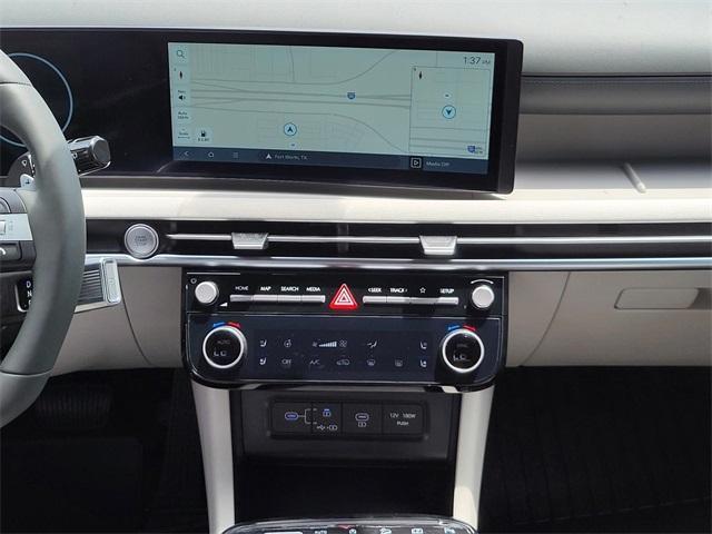 Photo of 2025 White Pearl Hyundai TUCSON