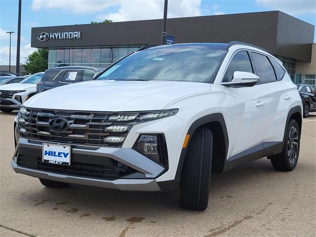 Photo of 2025 White Pearl Hyundai TUCSON