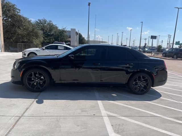 Photo of 2023 Gloss Black Chrysler 300