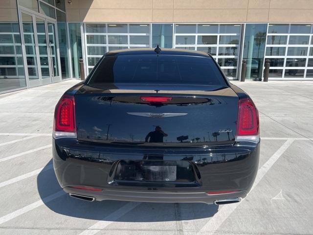 Photo of 2023 Gloss Black Chrysler 300