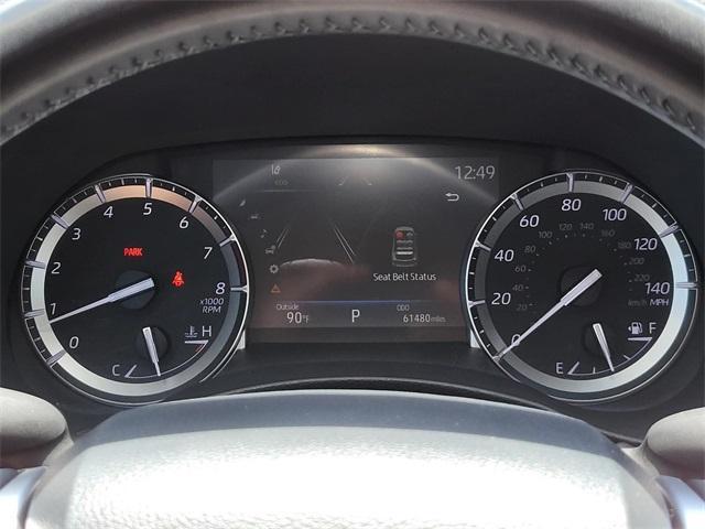 Photo of 2022 White Toyota Highlander