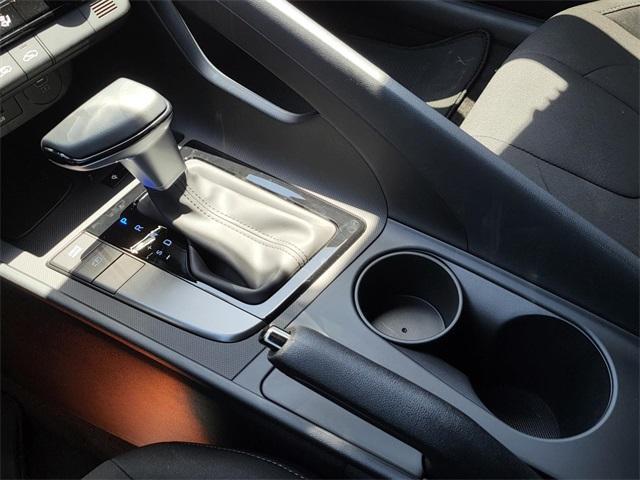 Photo of 2025 Black Hyundai ELANTRA