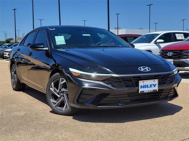 Photo of 2025 Black Hyundai ELANTRA
