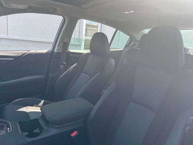 Photo of 2023 Ice Silver Metallic Subaru Legacy