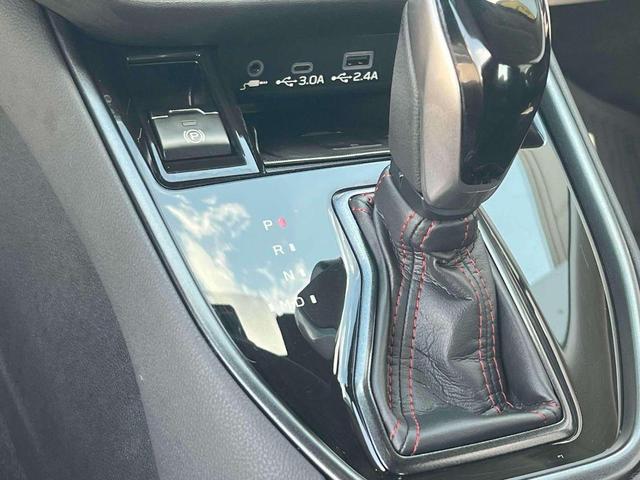 Photo of 2023 Ice Silver Metallic Subaru Legacy