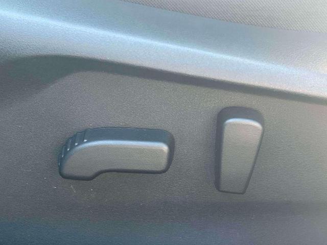 Photo of 2023 Crystal White Pearl Subaru Impreza