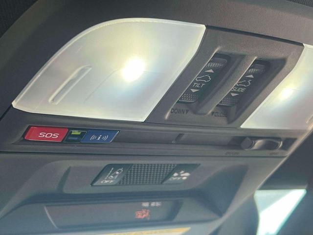 Photo of 2023 Crystal White Pearl Subaru Impreza