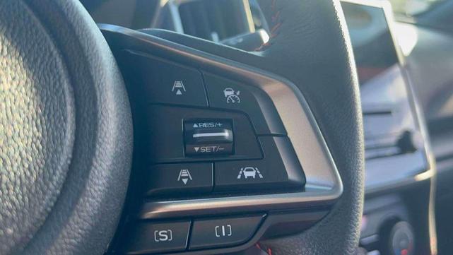 Photo of 2023 Crystal White Pearl Subaru Impreza