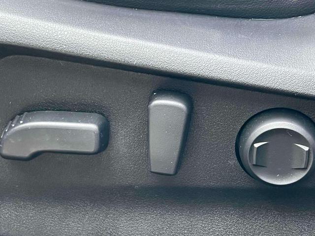 Photo of 2021 Crystal White Pearl Subaru Forester