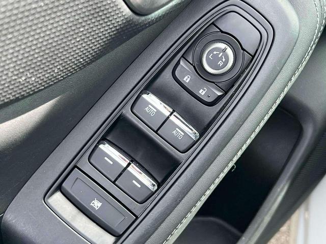 Photo of 2021 Crystal White Pearl Subaru Forester