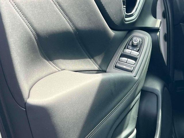 Photo of 2021 Crystal White Pearl Subaru Forester