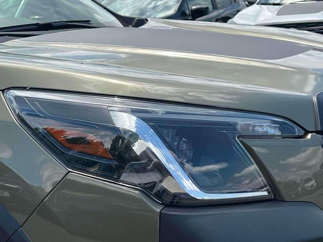 Photo of 2025 Autumn Green Metallic Subaru Forester