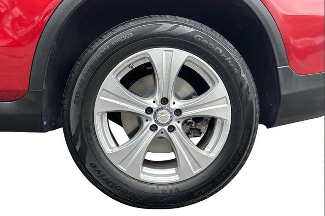 Photo of 2016 designo Cardinal Red Metallic Mercedes-Benz GLC 300
