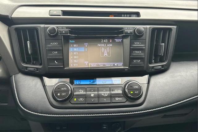 Photo of 2018 Green Toyota RAV4