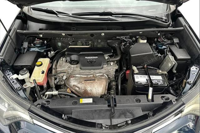 Photo of 2018 Green Toyota RAV4