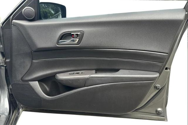 Photo of 2014 Polished Metal Metallic Acura ILX