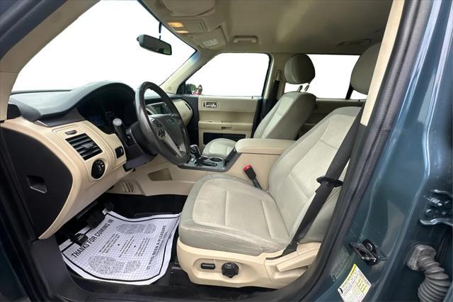 Photo of 2016 Too Good To Be Blue Metallic Ford Flex