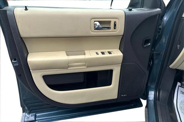 Photo of 2016 Too Good To Be Blue Metallic Ford Flex