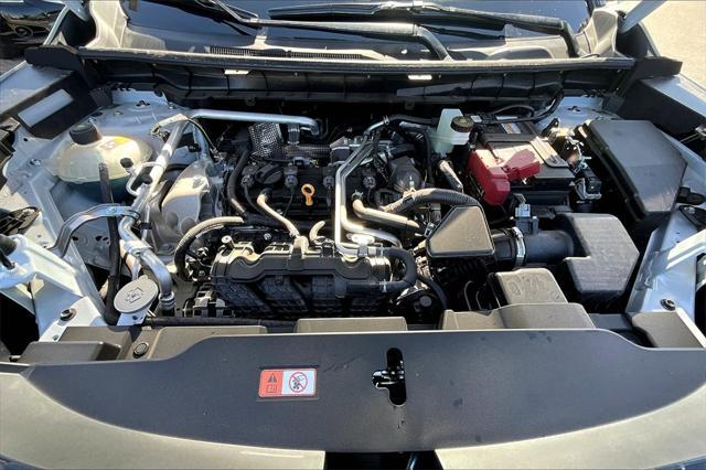 Photo of 2025 White Diamond Mitsubishi Outlander