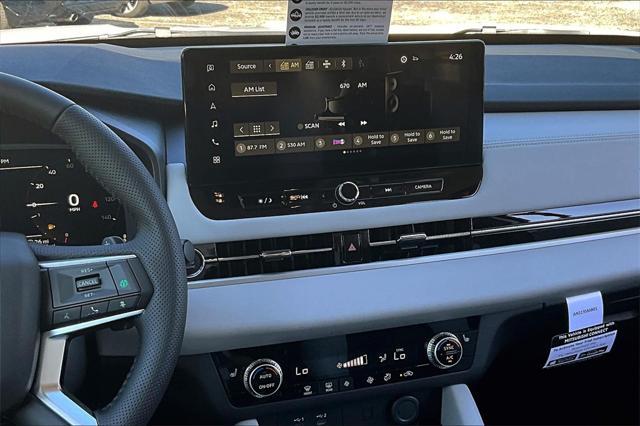 Photo of 2025 White Diamond Mitsubishi Outlander