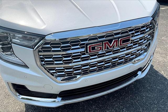 Photo of 2024 White Frost Tricoat GMC Terrain