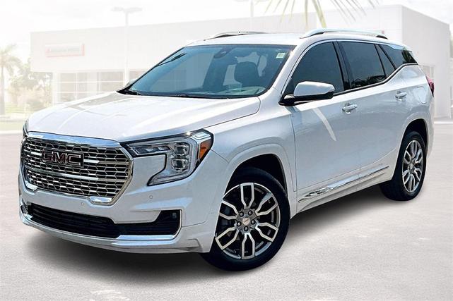 Photo of 2024 White Frost Tricoat GMC Terrain