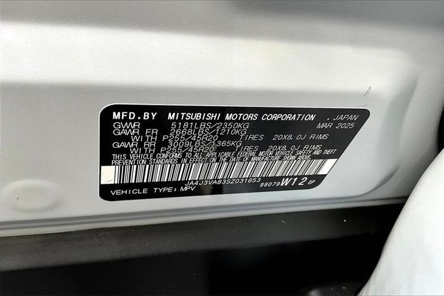Photo of 2025 White Diamond Mitsubishi Outlander