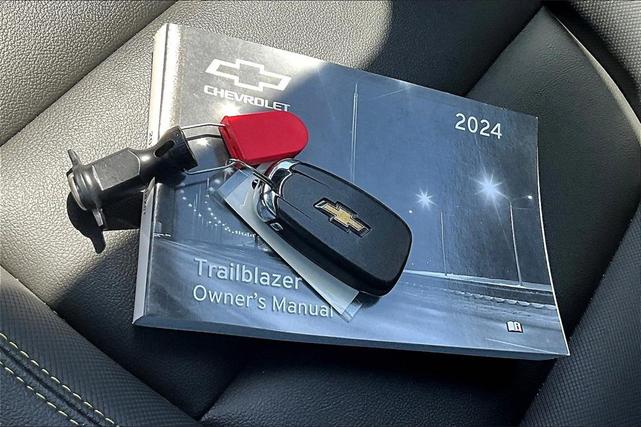 Photo of 2024 Fountain Blue Chevrolet Trailblazer