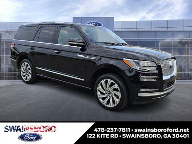 Photo of 2023 Infinite Black Metallic Clearcoat Lincoln Navigator