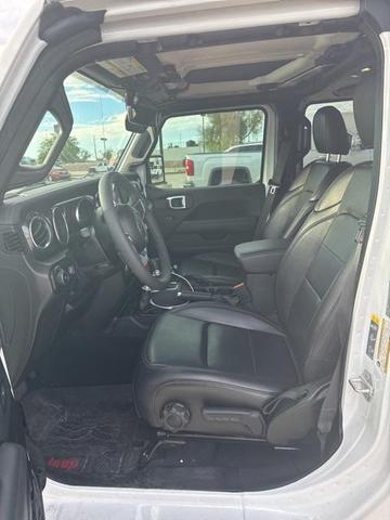 Photo of 2023 Bright White Clearcoat Jeep Wrangler