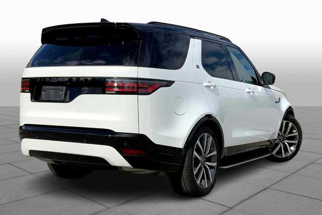 Photo of 2025 Fuji White Land Rover Discovery