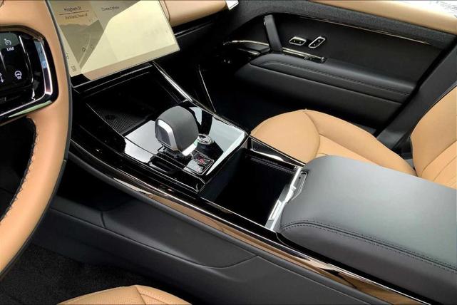 Photo of 2025 Ostuni Pearl White Land Rover Range Rover Sport