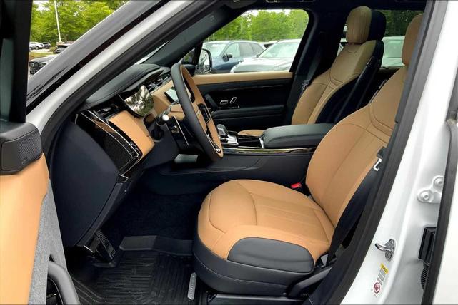 Photo of 2025 Ostuni Pearl White Land Rover Range Rover Sport