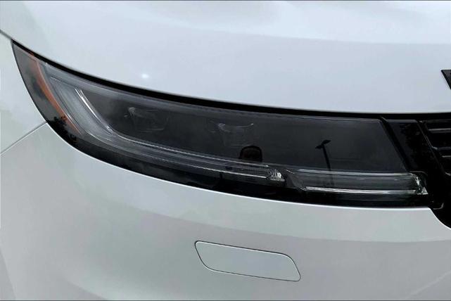 Photo of 2025 Ostuni Pearl White Land Rover Range Rover Sport