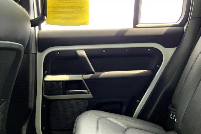 Photo of 2023 Fuji White Land Rover Defender