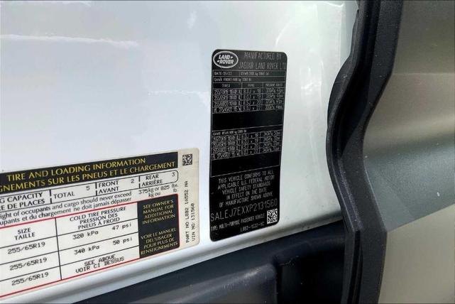 Photo of 2023 Fuji White Land Rover Defender