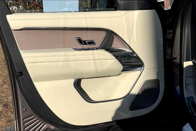 Photo of 2025 Charente Grey Land Rover Range Rover