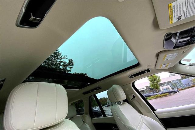 Photo of 2023 Fuji White Land Rover Range Rover