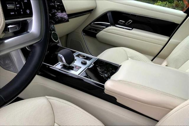 Photo of 2023 Fuji White Land Rover Range Rover
