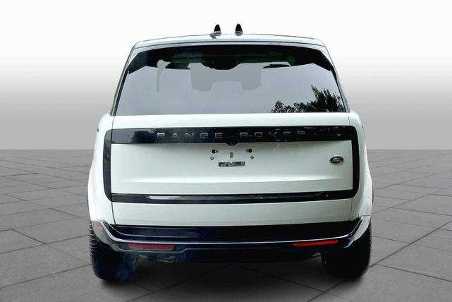 Photo of 2023 Fuji White Land Rover Range Rover
