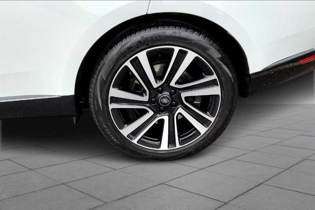 Photo of 2023 Fuji White Land Rover Range Rover