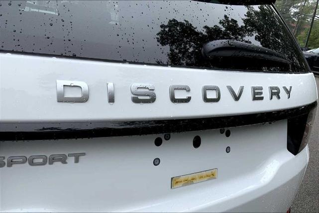 Photo of 2025 Fuji White Land Rover Discovery Sport