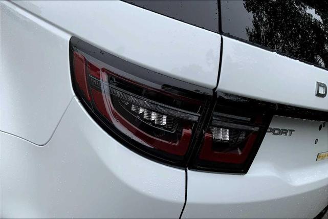 Photo of 2025 Fuji White Land Rover Discovery Sport