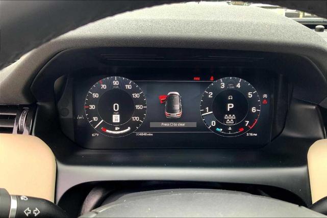 Photo of 2025 Fuji White Land Rover Discovery Sport