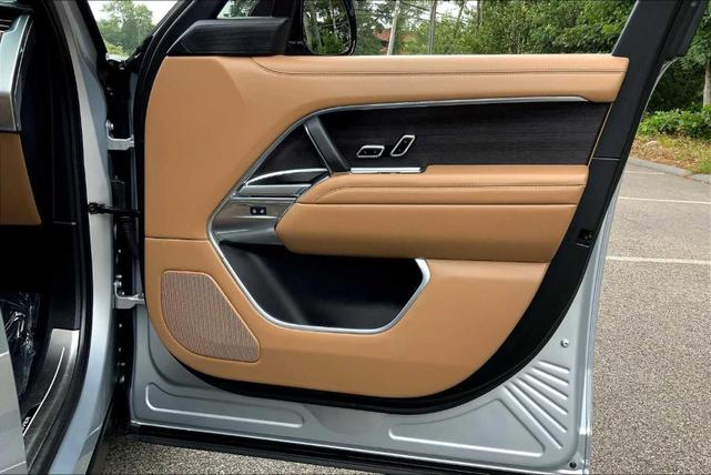 Photo of 2024 Hakuba Silver Land Rover Range Rover