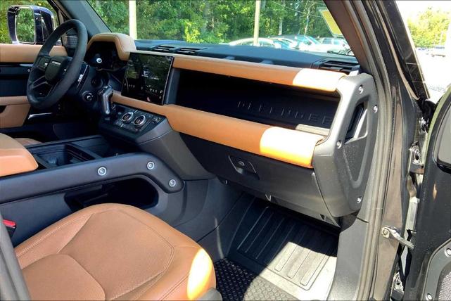Photo of 2023 Santorini Black Land Rover Defender
