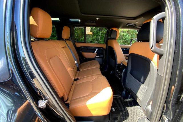 Photo of 2023 Santorini Black Land Rover Defender